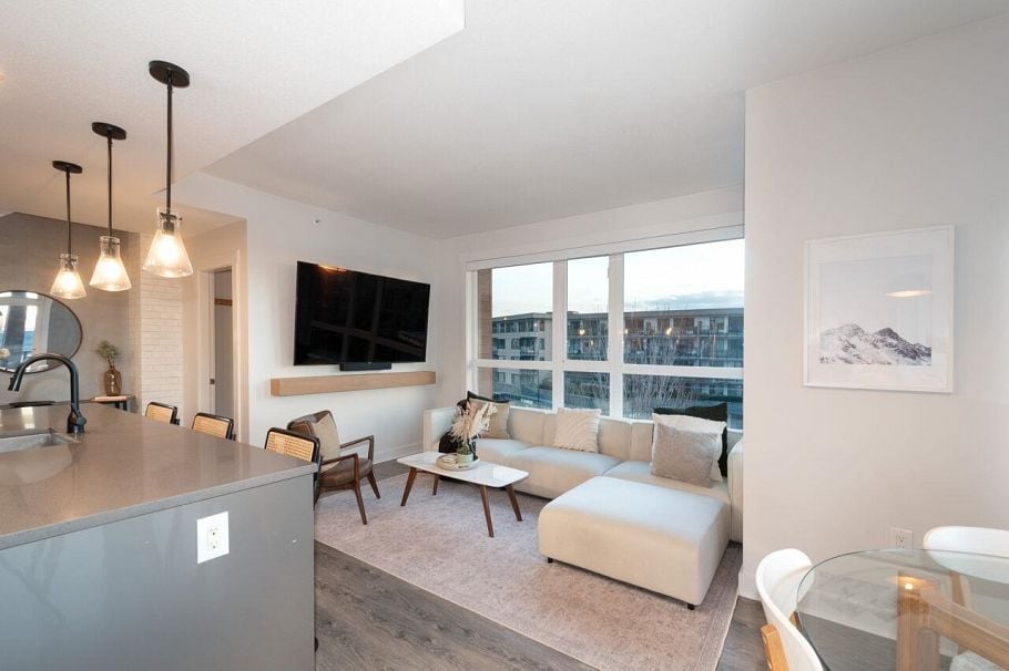 417 733 W 14th Street North Vancouver, BC - 9