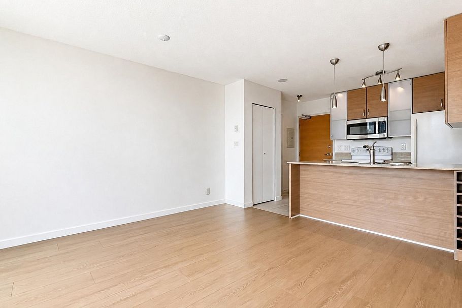 908 977 Mainland Street Vancouver, BC - 7