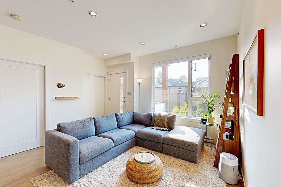 4527 Earles Street Vancouver, BC - 1