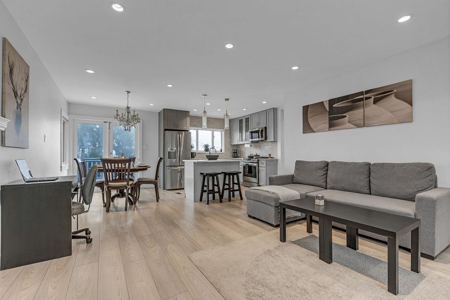 409 W 27th Street North Vancouver, BC - 7