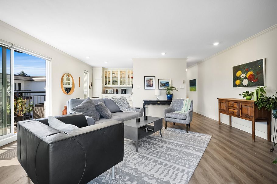 202 134 W 20th Street North Vancouver, BC - 11