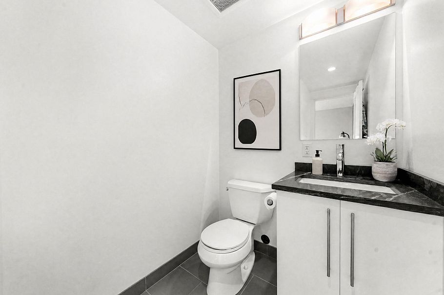 1101 444 Lonsdale Avenue North Vancouver, BC - 25