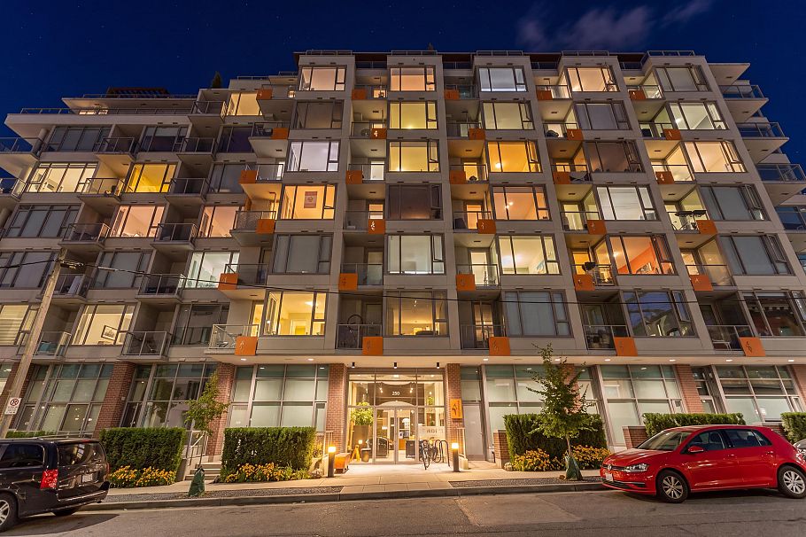 463 250 E 6 Street Vancouver, BC - 38