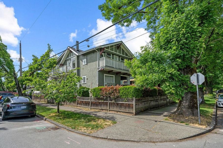 2245 Stephens Street Vancouver, BC - 3