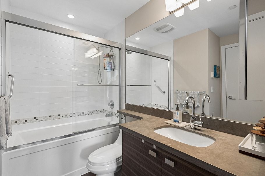 206 1273 Marine Drive North Vancouver, BC - 13