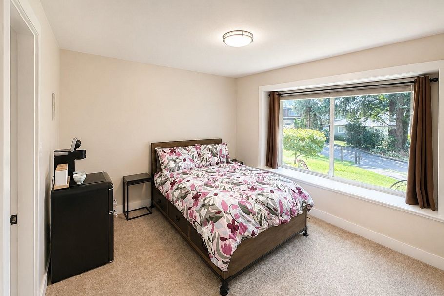 336 E 26th Street North Vancouver, BC - 25