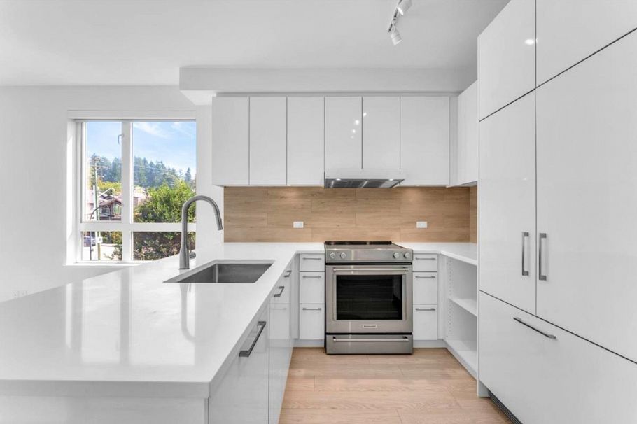 315 711 W 14th Street North Vancouver, BC - 8