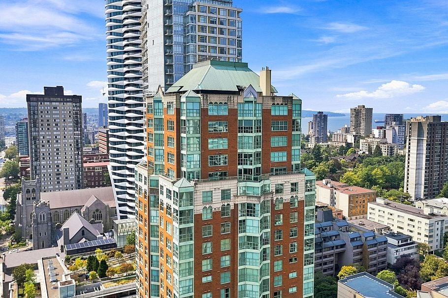 2301 909 Burrard Street Vancouver, BC - 2