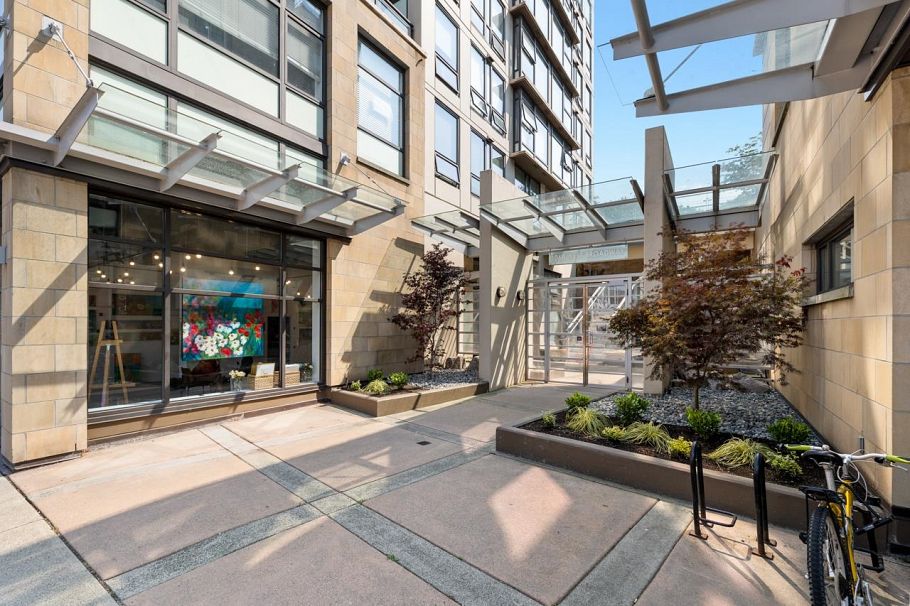 707 1068 W Broadway Vancouver, BC - 5