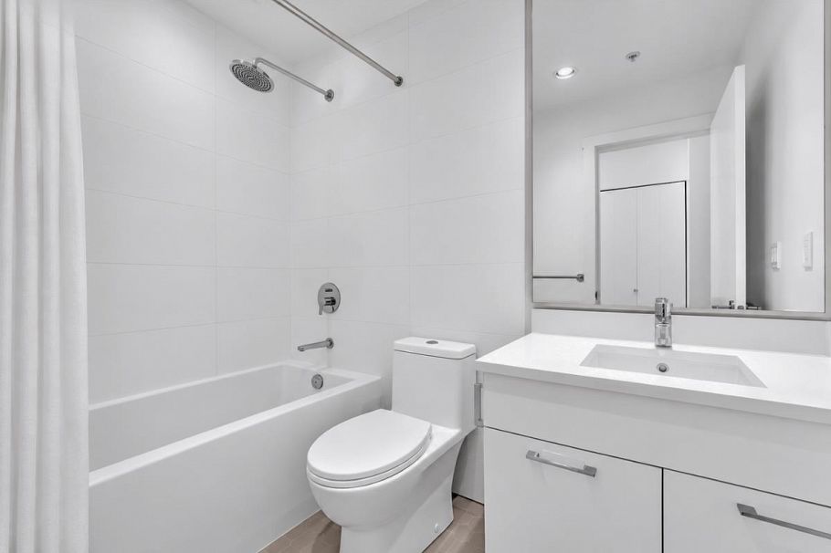 315 711 W 14th Street North Vancouver, BC - 16