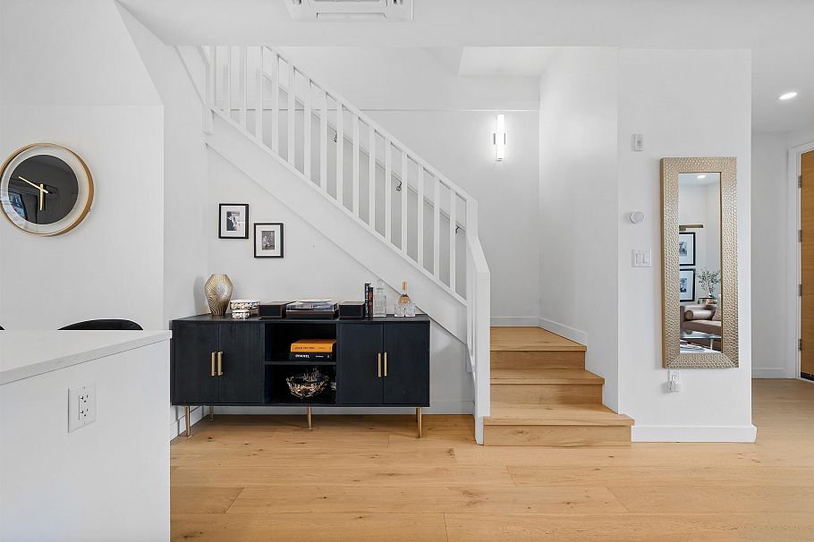 207 649 E 3 Street North Vancouver, BC - 8