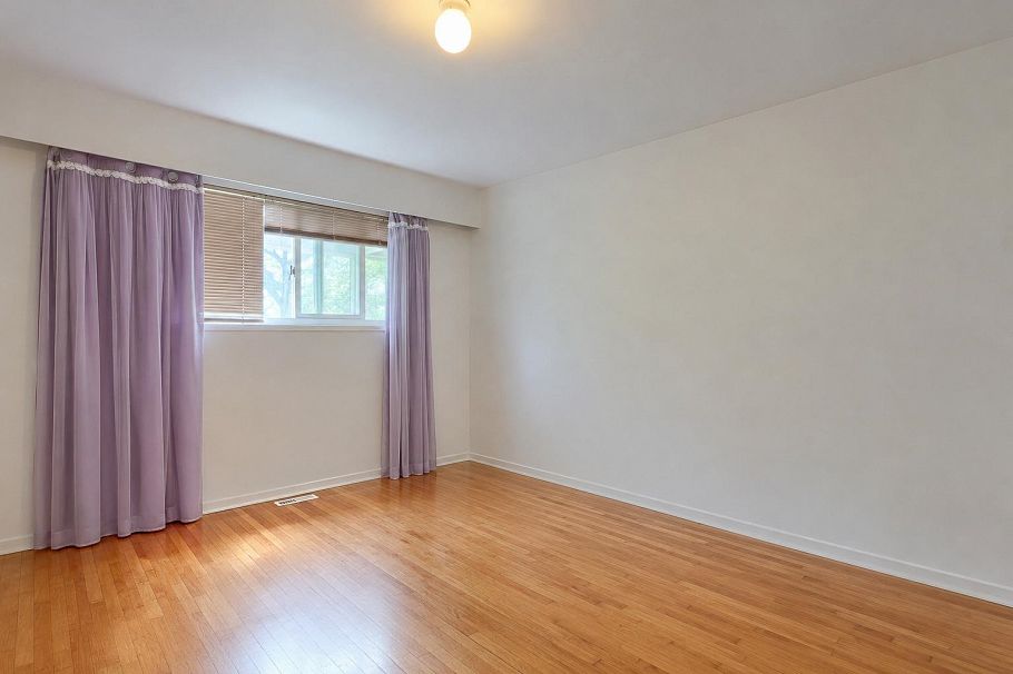 1743 E 49th Avenue Vancouver, BC - 6