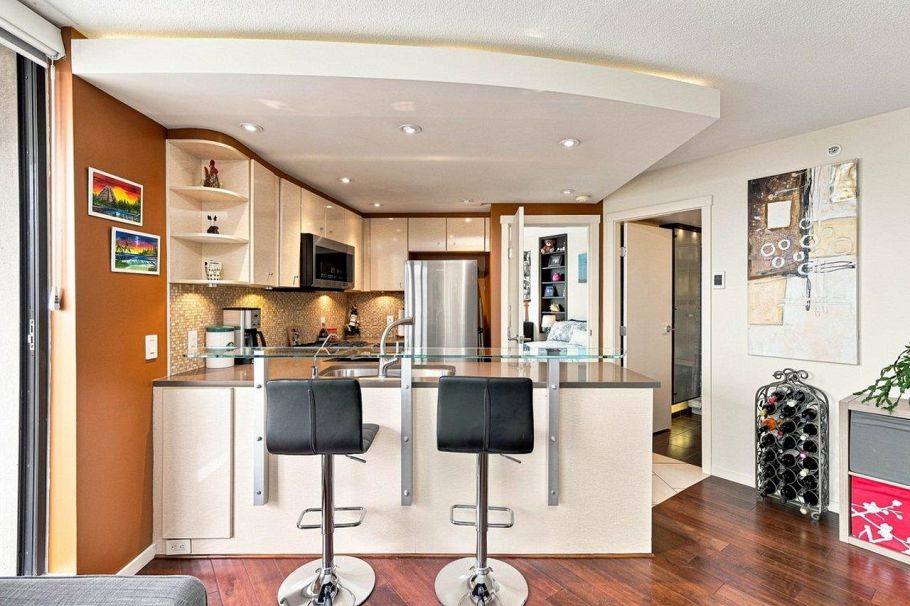 2307 501 Pacific Street Vancouver, BC - 3