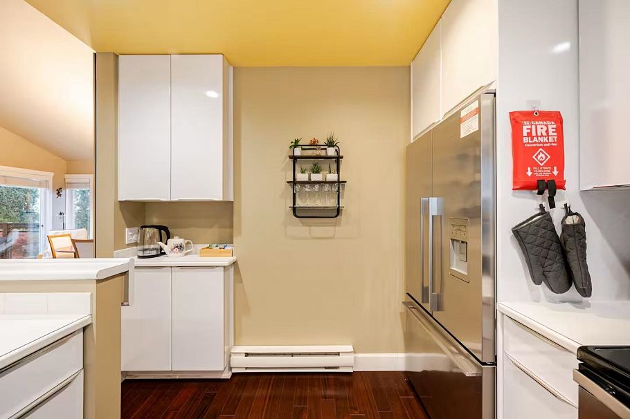 336 E 26th Street North Vancouver, BC - 7