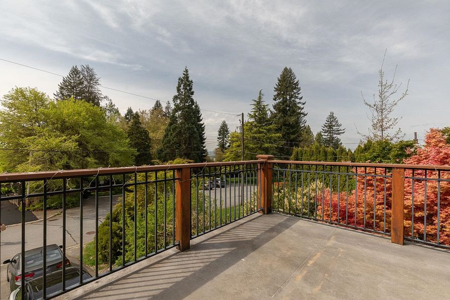 164 E Carisbrooke Road North Vancouver, BC - 10