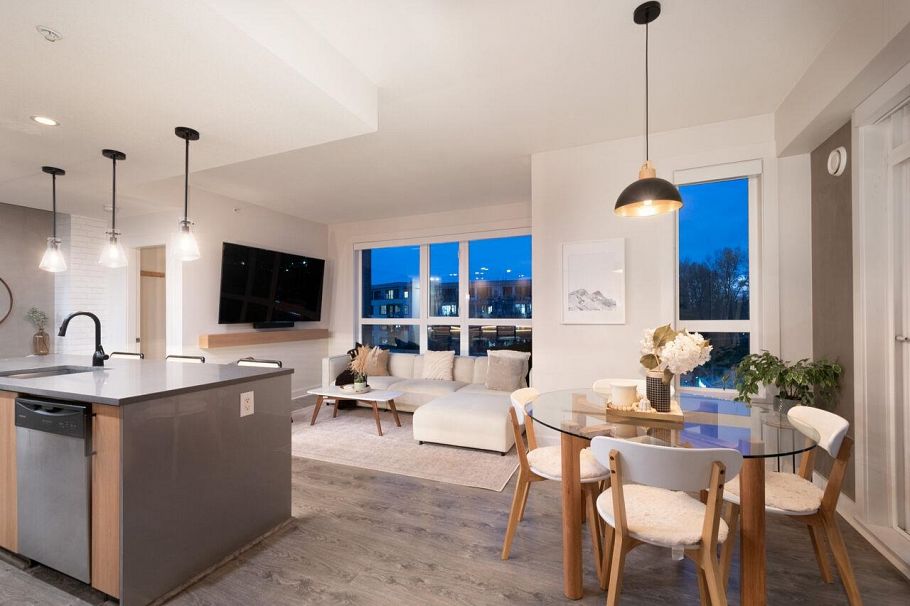 417 733 W 14th Street North Vancouver, BC - 8