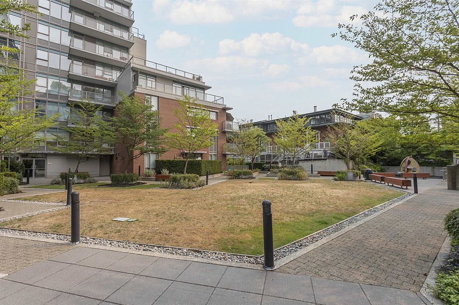 463 250 E 6 Street Vancouver, BC - 23