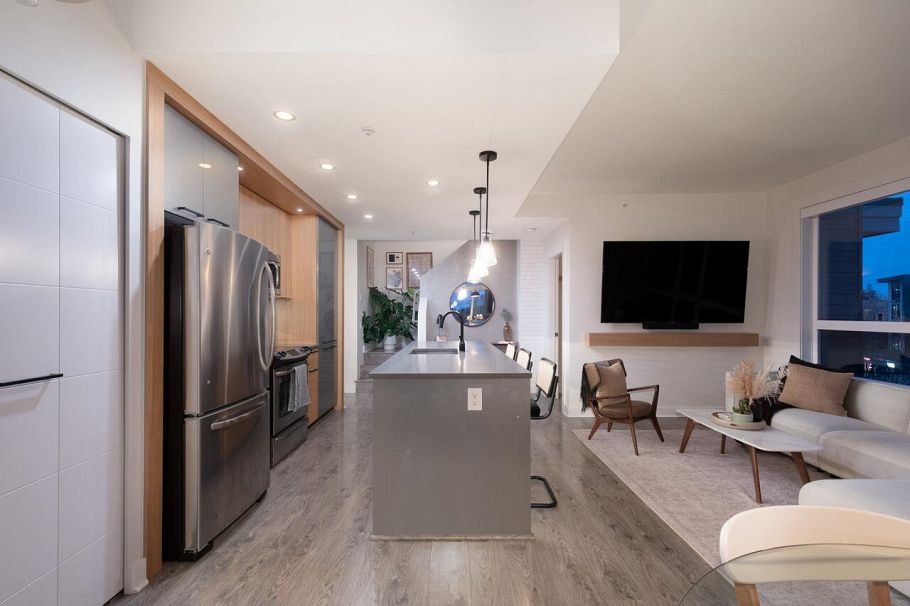 417 733 W 14th Street North Vancouver, BC - 19