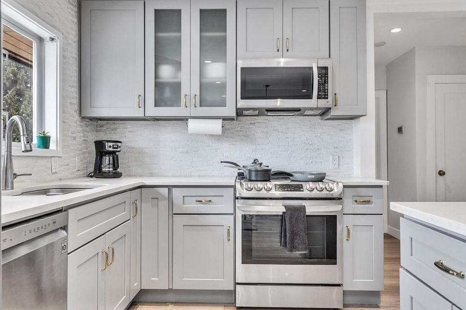 409 W 27th Street North Vancouver, BC - 17