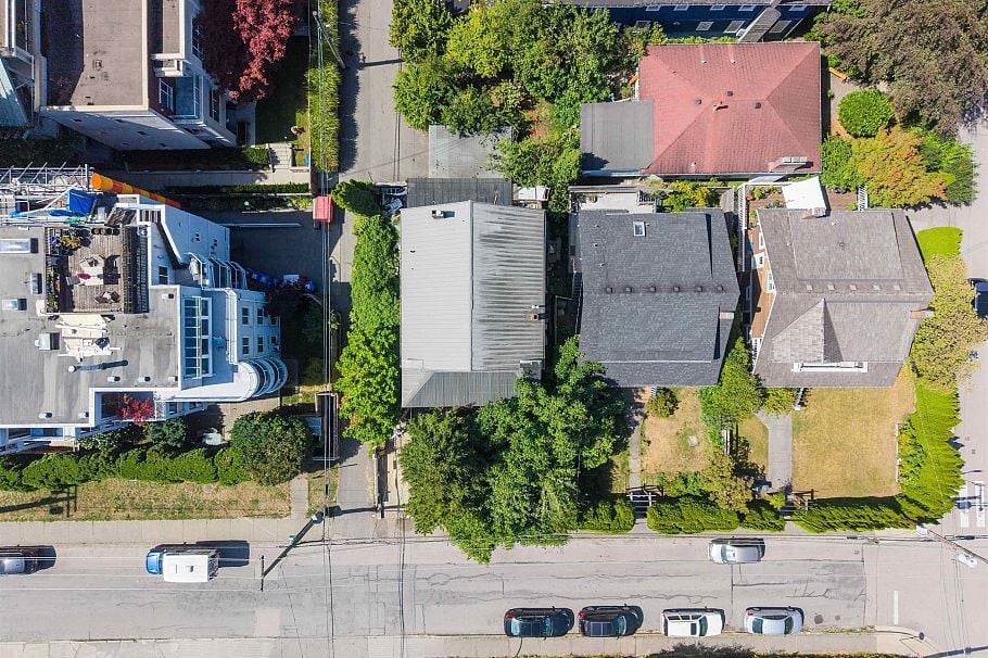 2413 Collingwood Street Vancouver, BC - 3