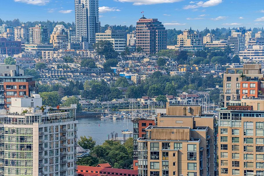 2005 885 Cambie Street Vancouver, BC - 1