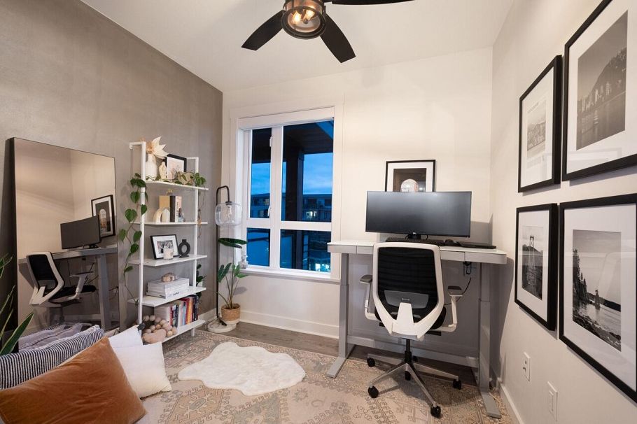 417 733 W 14th Street North Vancouver, BC - 30