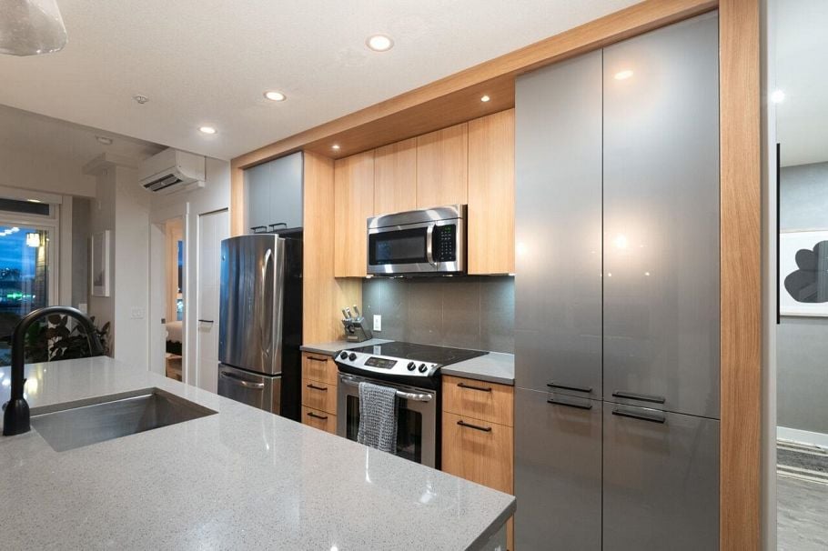417 733 W 14th Street North Vancouver, BC - 25