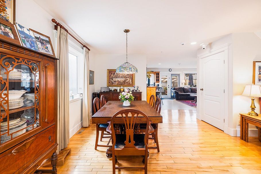 4337 W 15th Avenue Vancouver, BC - 9