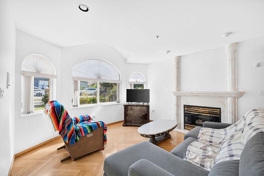 3423 E 24th Avenue Vancouver, BC - 14