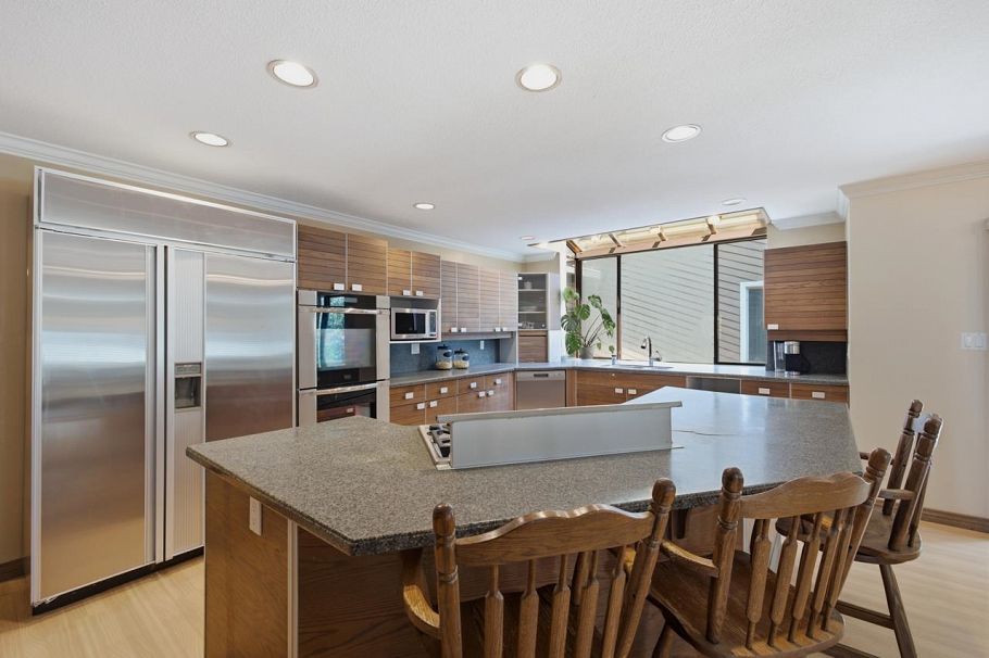 2008 Blairview Avenue North Vancouver, BC - 8