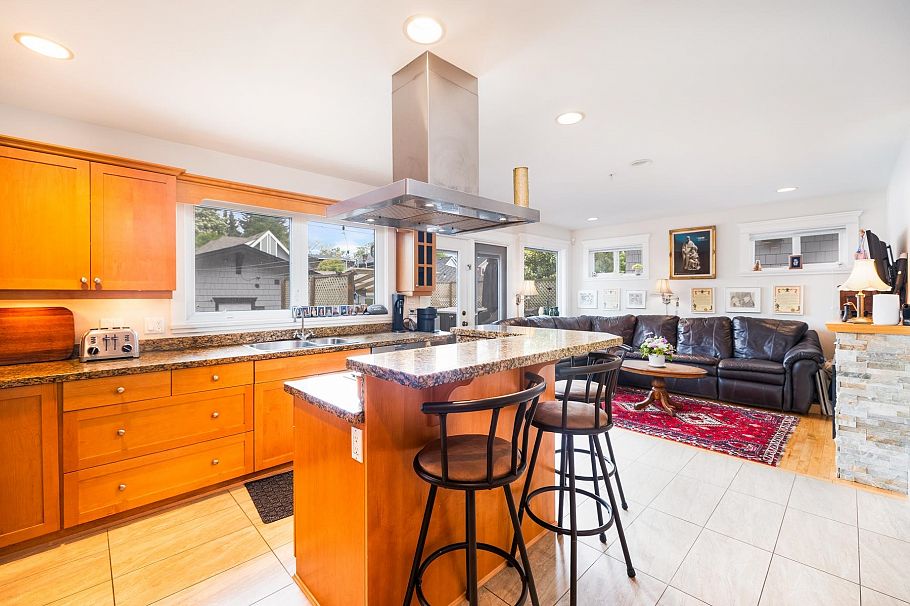 4337 W 15th Avenue Vancouver, BC - 18