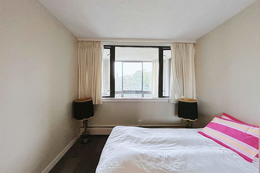 606 1740 Comox Street Vancouver, BC - 23