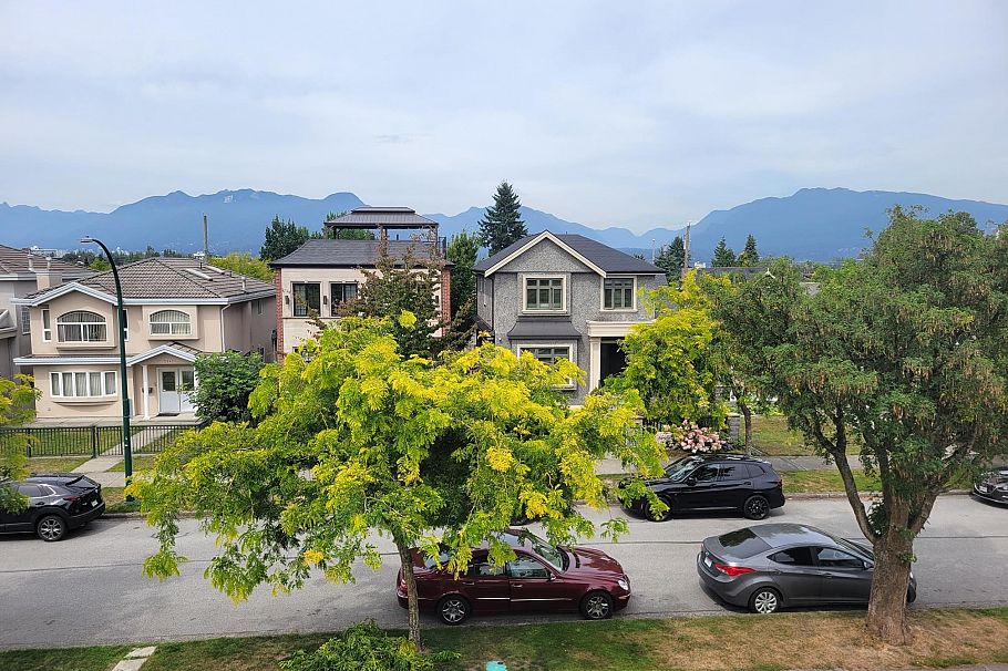 2962 Kitchener Street Vancouver, BC - 6