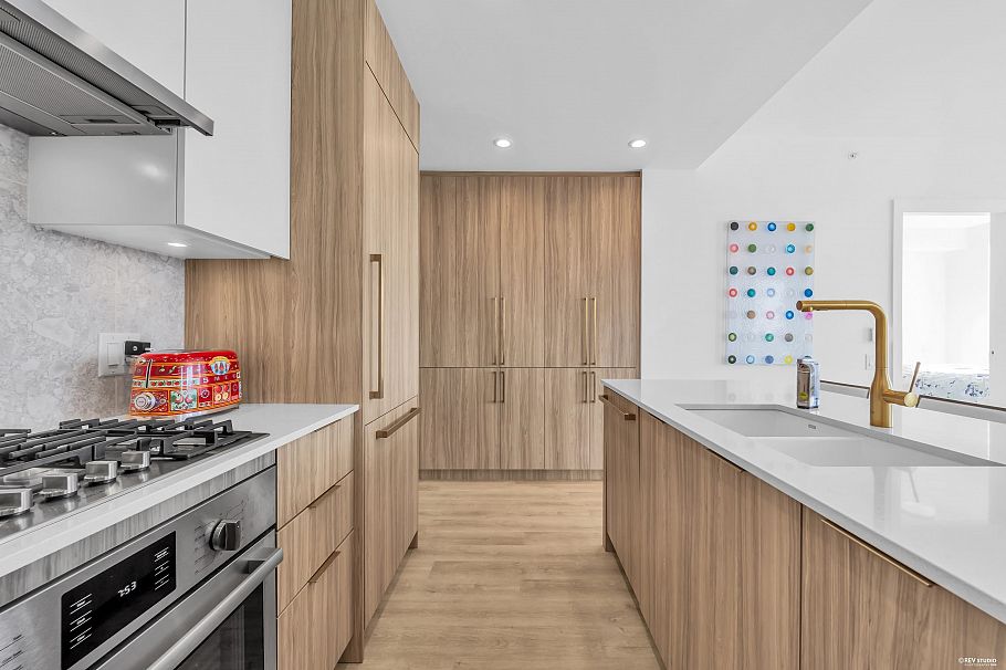 904 2375 Emery Court North Vancouver, BC - 5