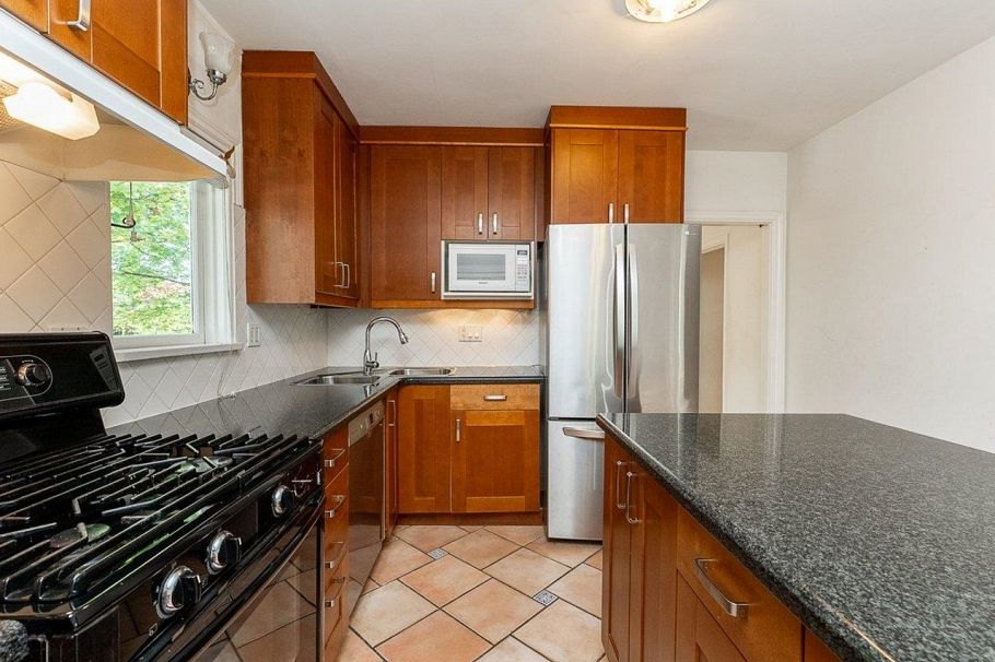 2903 W 42nd Avenue Vancouver, BC - 12