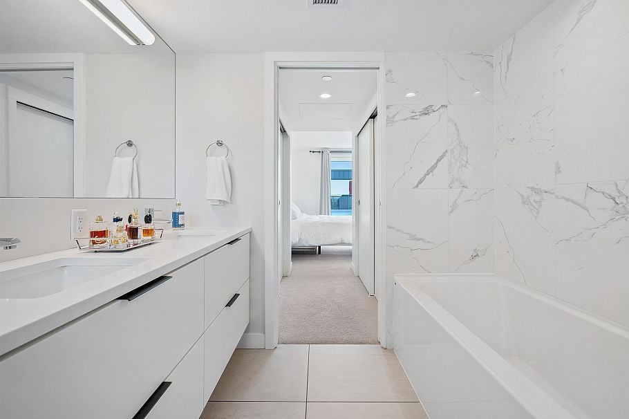 207 649 E 3 Street North Vancouver, BC - 25