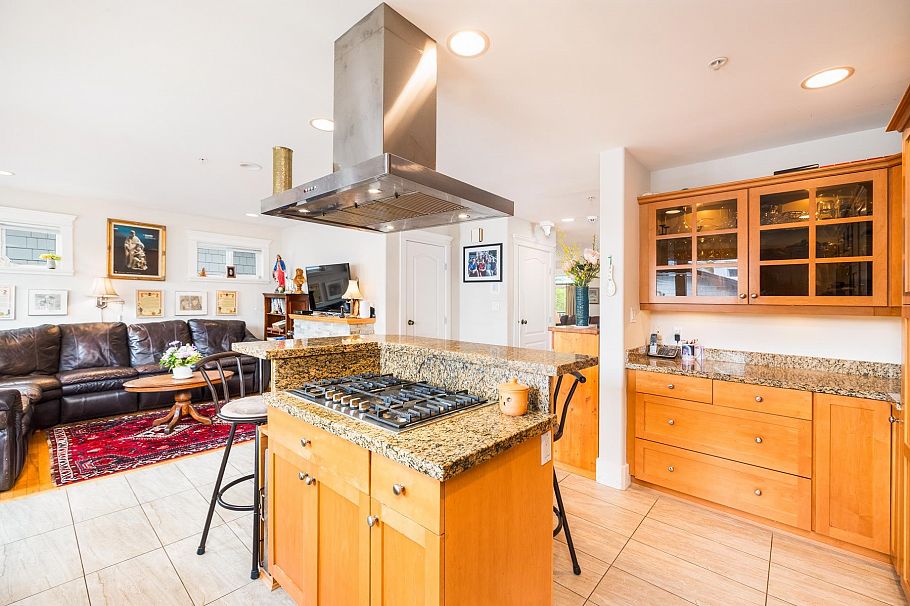 4337 W 15th Avenue Vancouver, BC - 17