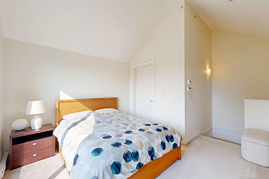4527 Earles Street Vancouver, BC - 30