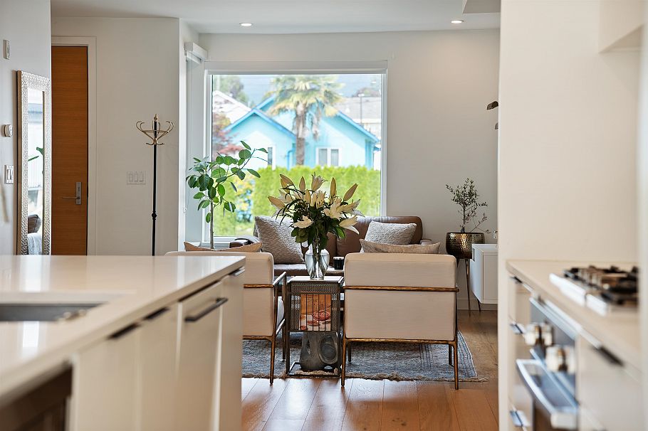207 649 E 3 Street North Vancouver, BC - 15