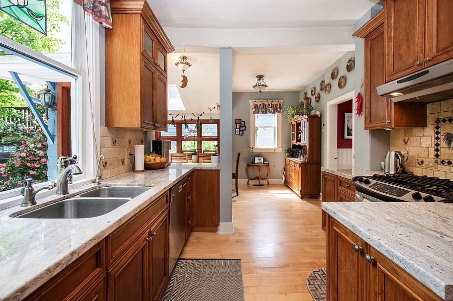 1560 Macgowan Avenue North Vancouver, BC - 14