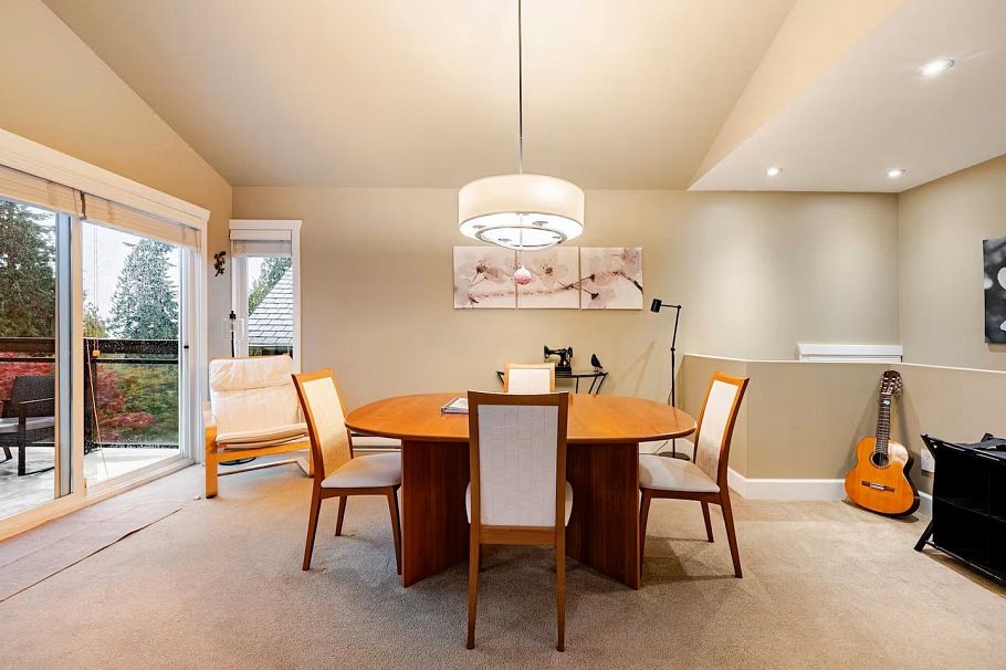 336 E 26th Street North Vancouver, BC - 8
