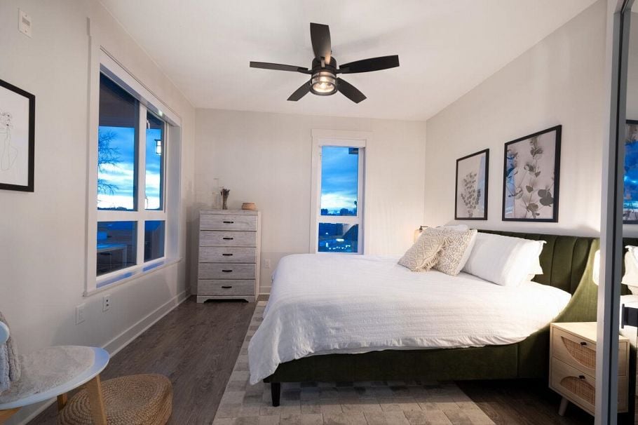 417 733 W 14th Street North Vancouver, BC - 27