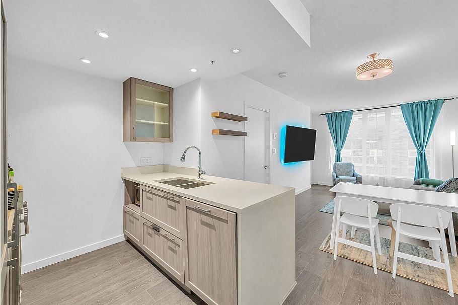 504 5598 Ormidale Street Vancouver, BC - 2
