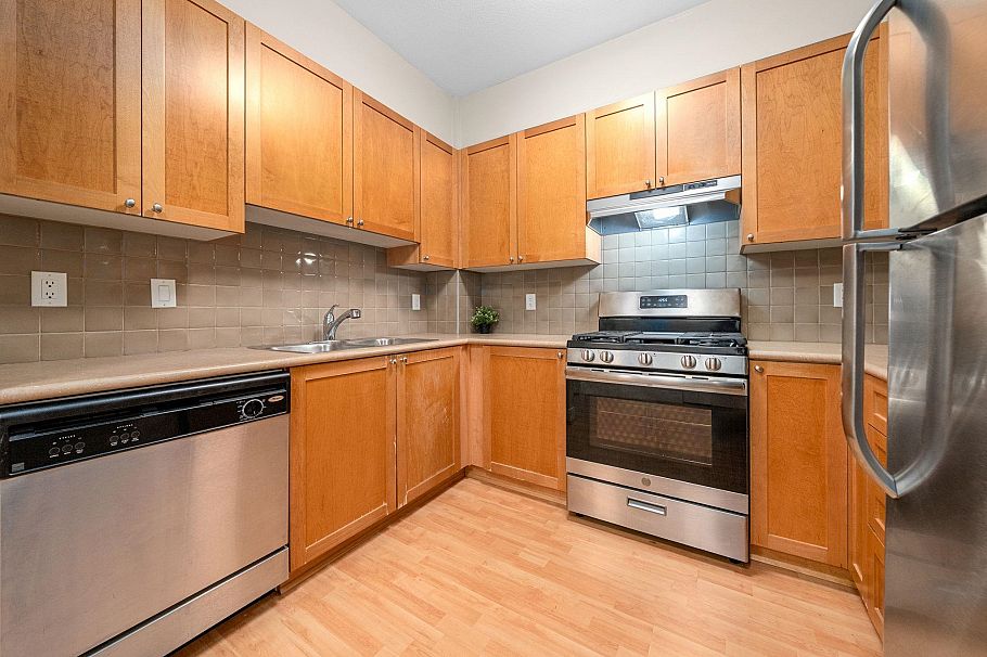 222 2280 Wesbrook Mall Vancouver, BC - 9