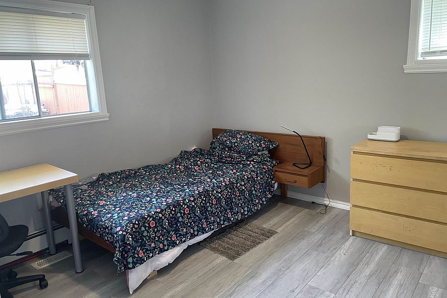 3305 Worthington Drive Vancouver, BC - 2