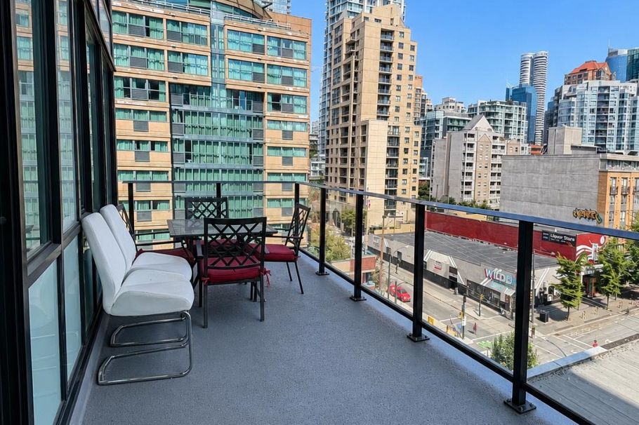 702 1325 Rolston Street Vancouver, BC - 7