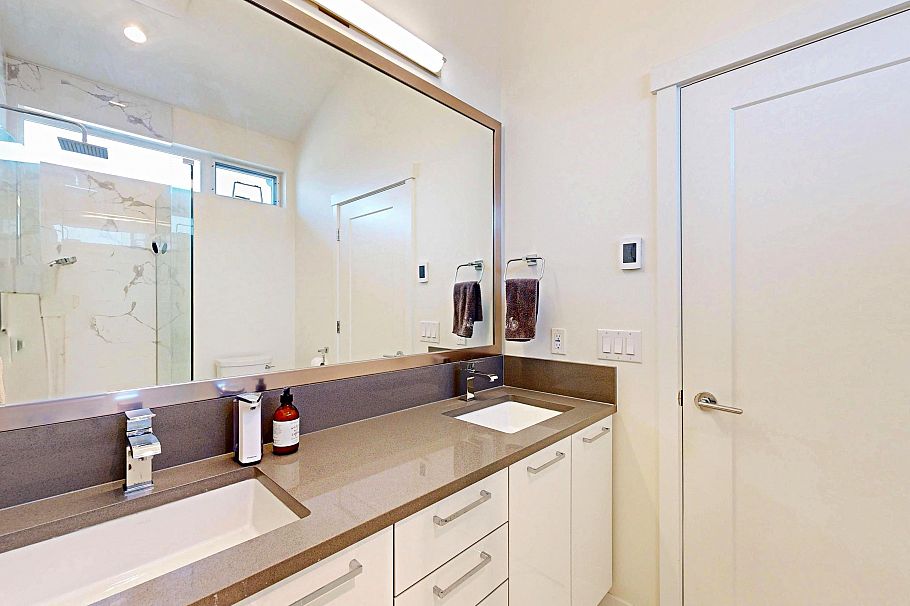 4527 Earles Street Vancouver, BC - 21