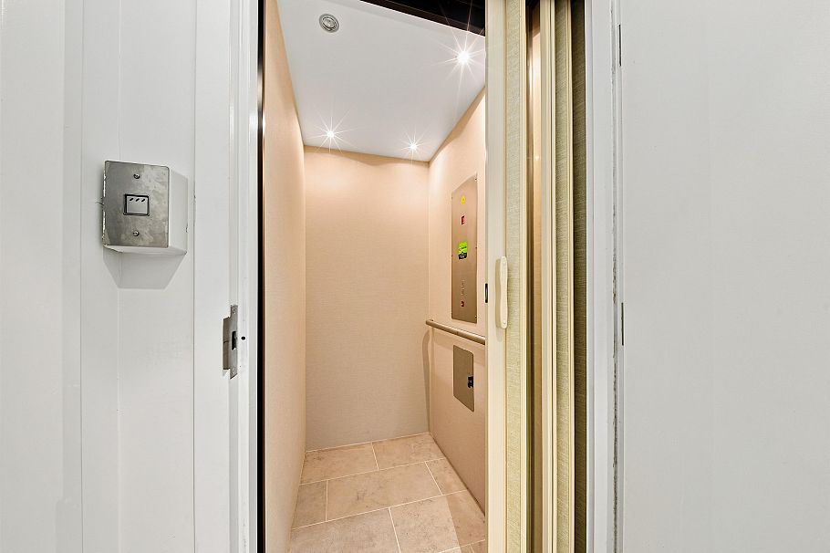 602 6080 Iona Drive Vancouver, BC - 17