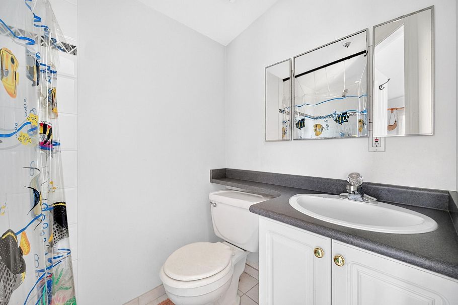 3423 E 24th Avenue Vancouver, BC - 27
