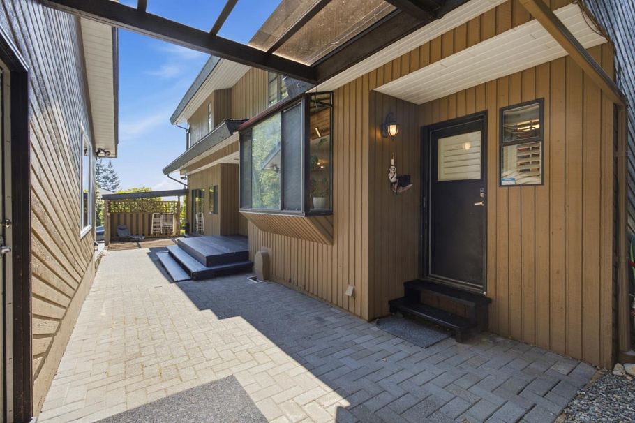 2008 Blairview Avenue North Vancouver, BC - 32